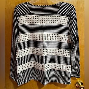 Long sleeve, square neck, embroidered top